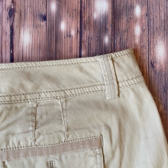 White House Black Market WHBM shorts - Picture 7 of 7